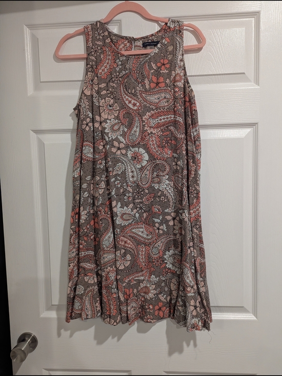 Tommy Hilfiger Dresses & Skirts - Tommy Hilfiger Taupe and Coral Paisley Mini Dress